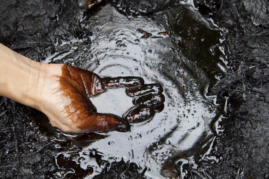 Vietnam issues Prime Minister’s Decision on oil spill responses